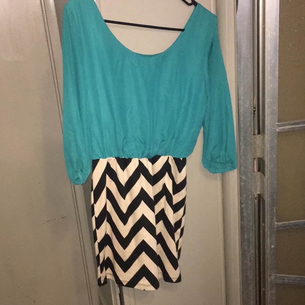 Dress - Picture 2 of 2